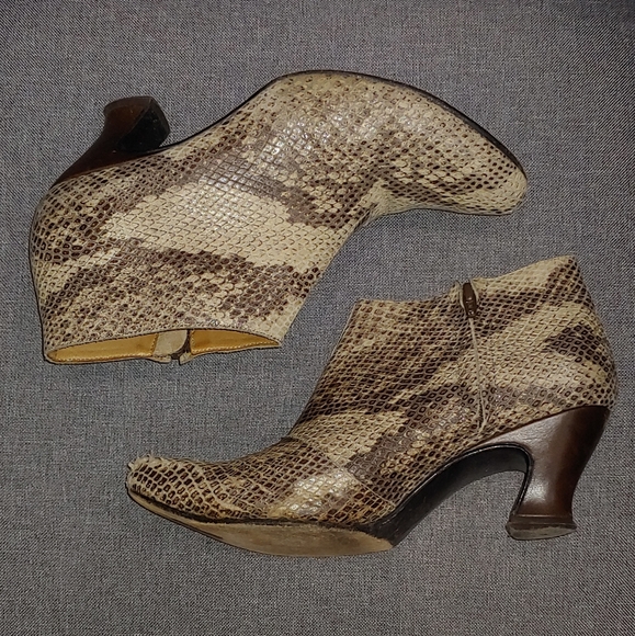 FLUEVOG Lynx Booties - Picture 2 of 9